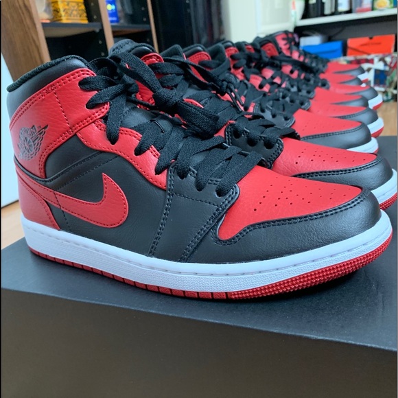 Air Jordan 1 Mid ‘Banned’ main image 7